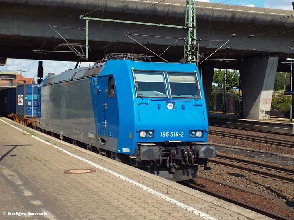 185 516-2 ist langsam mit einen intermodal am 29.08.13 durch hh-harburg gefahren