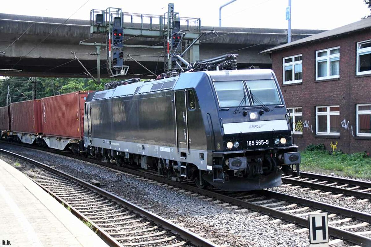 185 565-9 fuhr mit einen containerzug durch hh-harburg,31.08.21