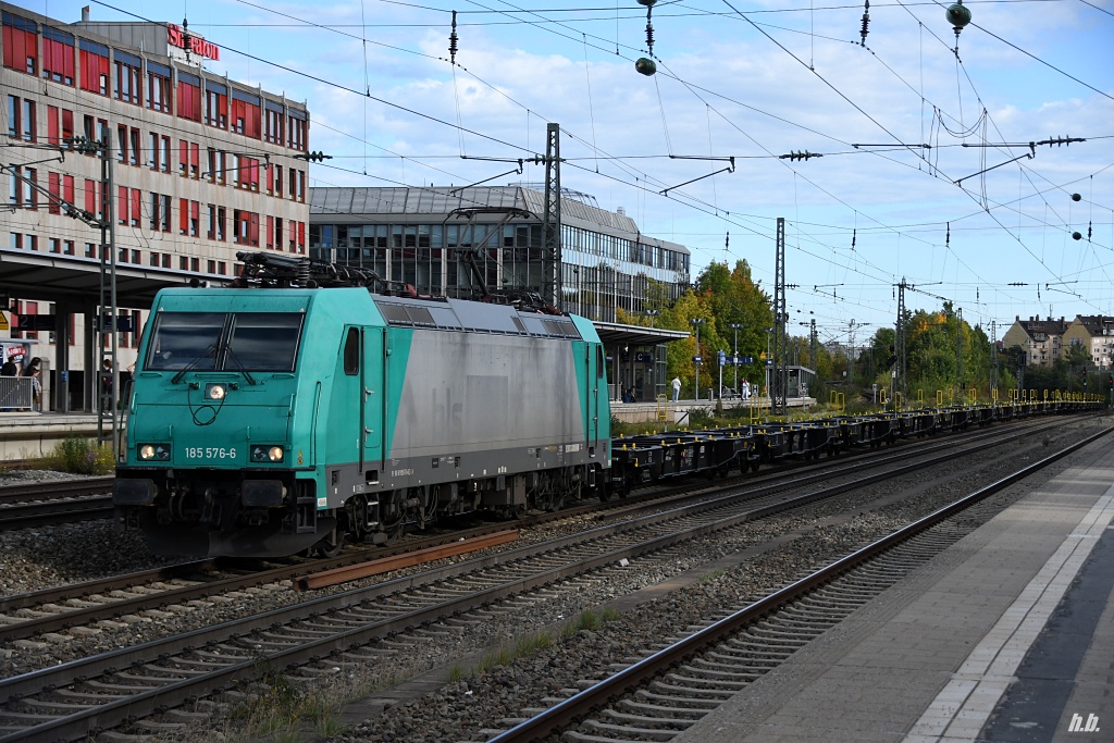 185 576-6 zog einen leeren containerzug durch heranplatz,01.10.19