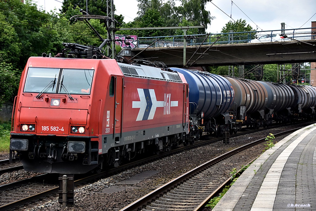 185 582-4 ist mit einen tankzug durch hh-harburg gefahren,15.06.16