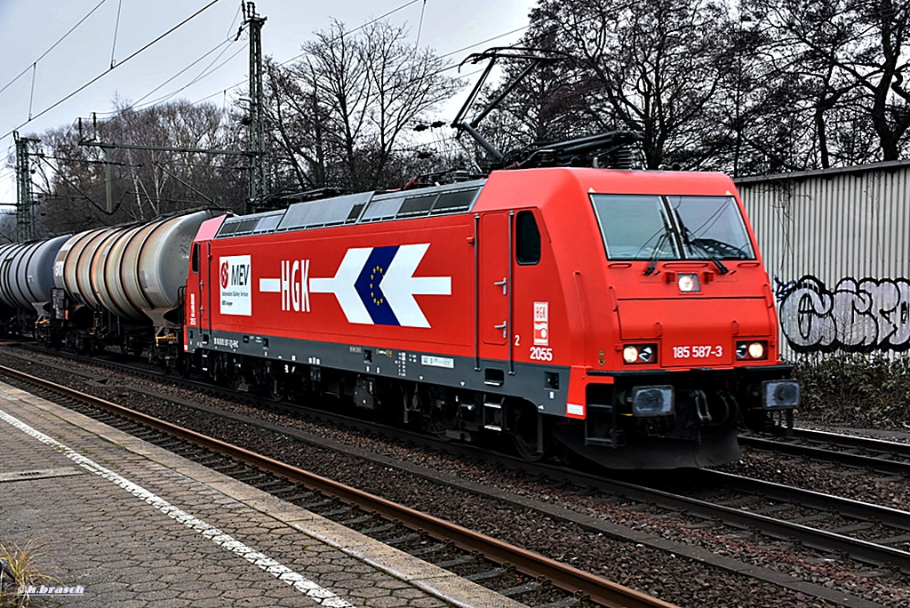 185 587-3 zog einen tanker durch hh-harburg,13.02.16