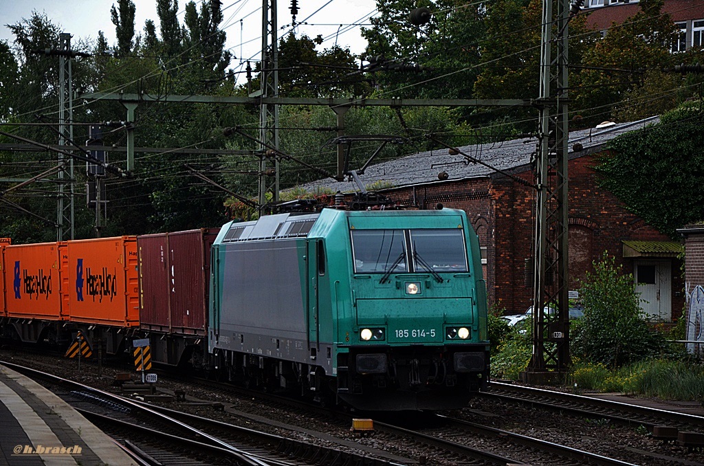 185 614-5 ist mit einen kastenzug durch hh-harburg gefahren,datum 23.09.14