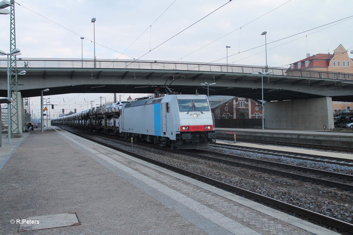 185 636-8 mit einem BMW-Zug in Regensburg HBf. 20.02.14