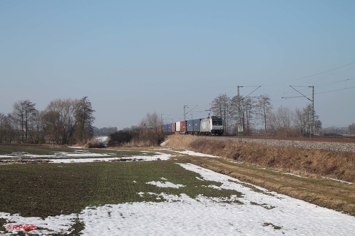 185 680-6  Lecker Technik  zieht ein KLV bei Moosham. 11.02.17