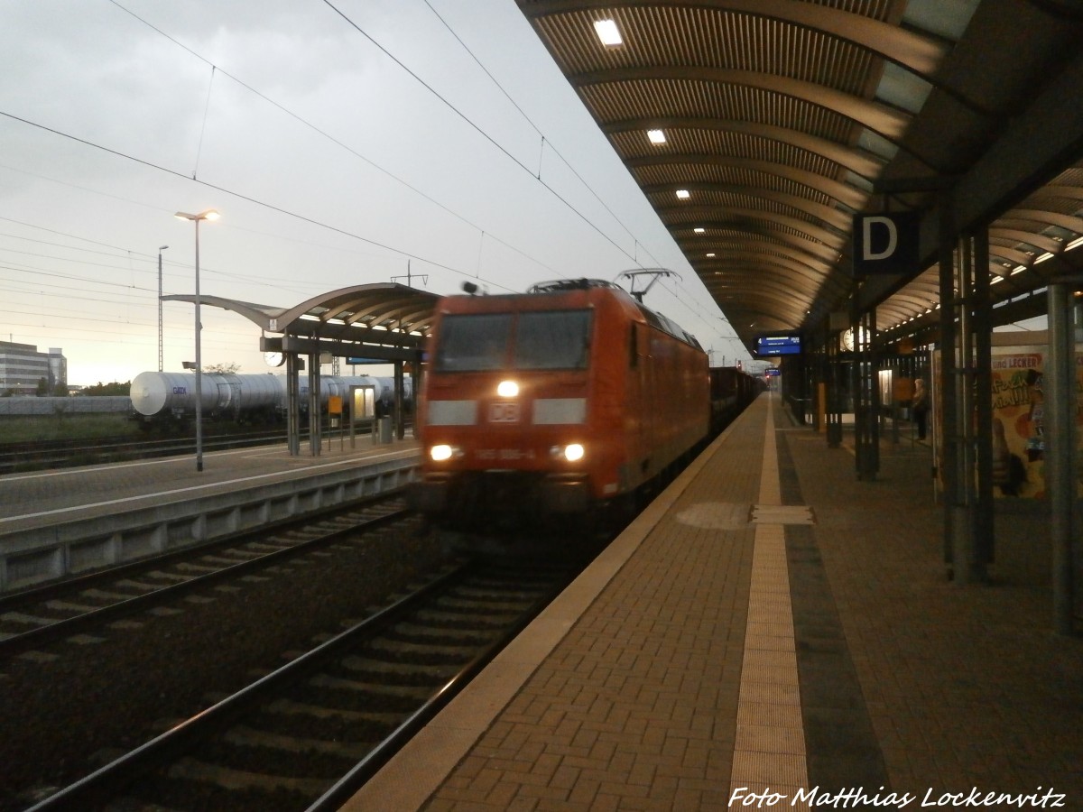 185 XXX mit einem Gterzug beim durchfahren des Bitterfelder Bahnhofs am 9.5.15