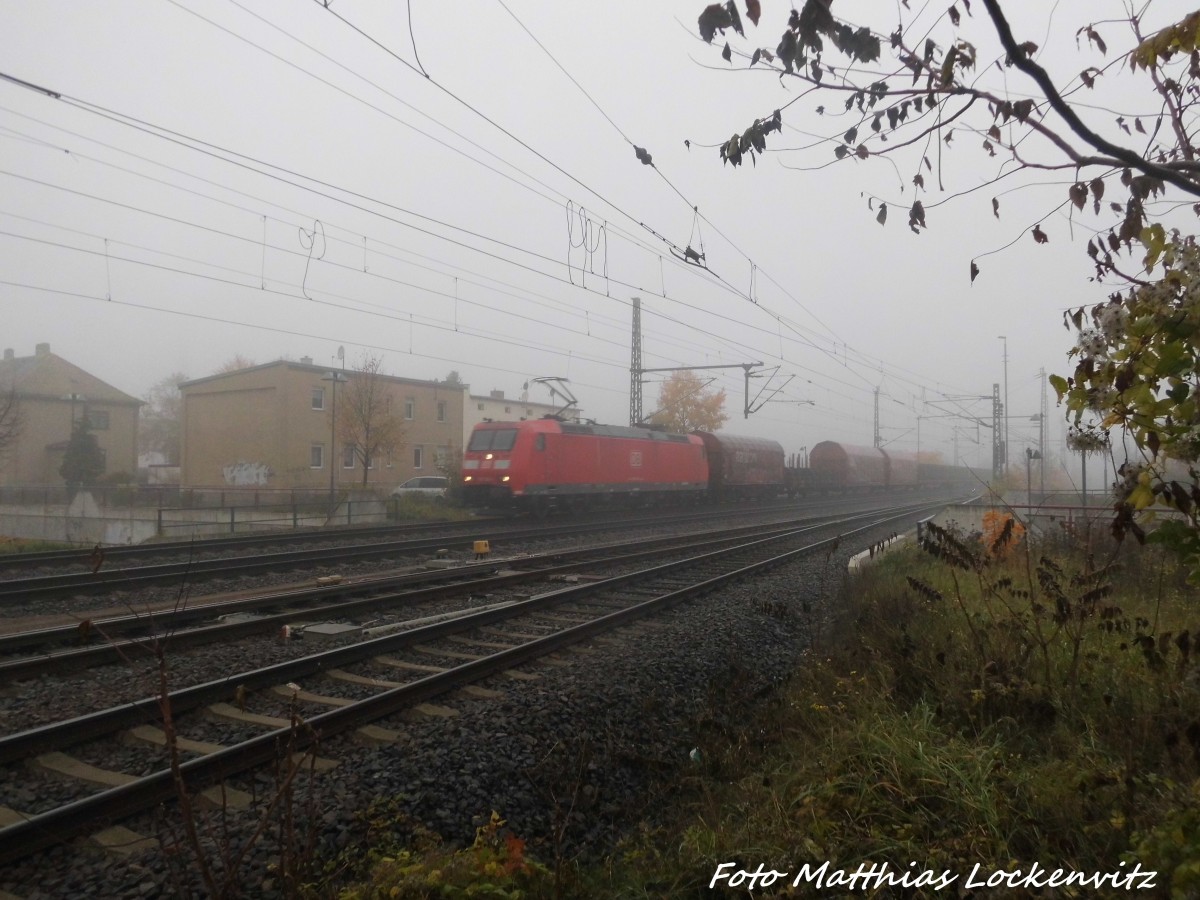 185 XXX mit einem Gterzug bei der durchfahrt in Delitzsch am 29.10.15