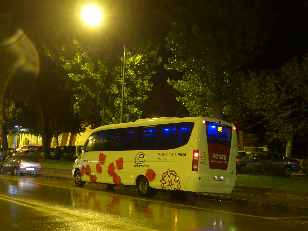 (185'211) - Transport urb, Roses - Nr. 24/0196 JTY - Iveco am 25. September 2017 in Roses, Ciutadella