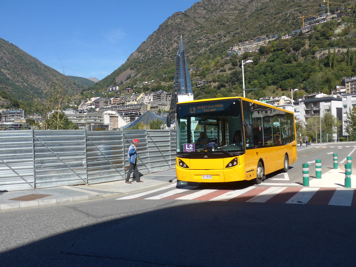 (185'502) - CIA Andorra la Vella - J5415 - UNVI am 28. September 2017 in Andorra la Vella, Plaa Coprnceps