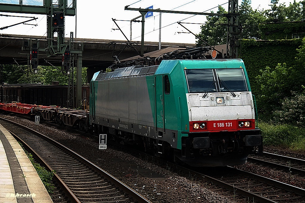 186 131 ist mit einen kastenzug am 13.06.14 durch hh-harburg gefahhren