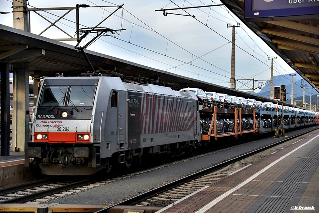 186 284 brauste mit einen autozug durch wörgl,28.09.16