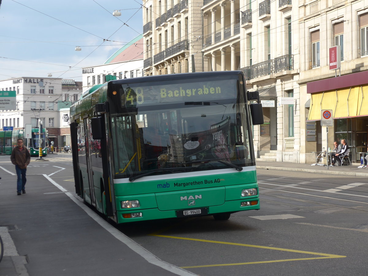 (186'074) - MAB Basel - Nr. 29/BS 99'400 - MAN (ex BVB Basel) am 21. Oktober 2017 beim Bahnhof Basel