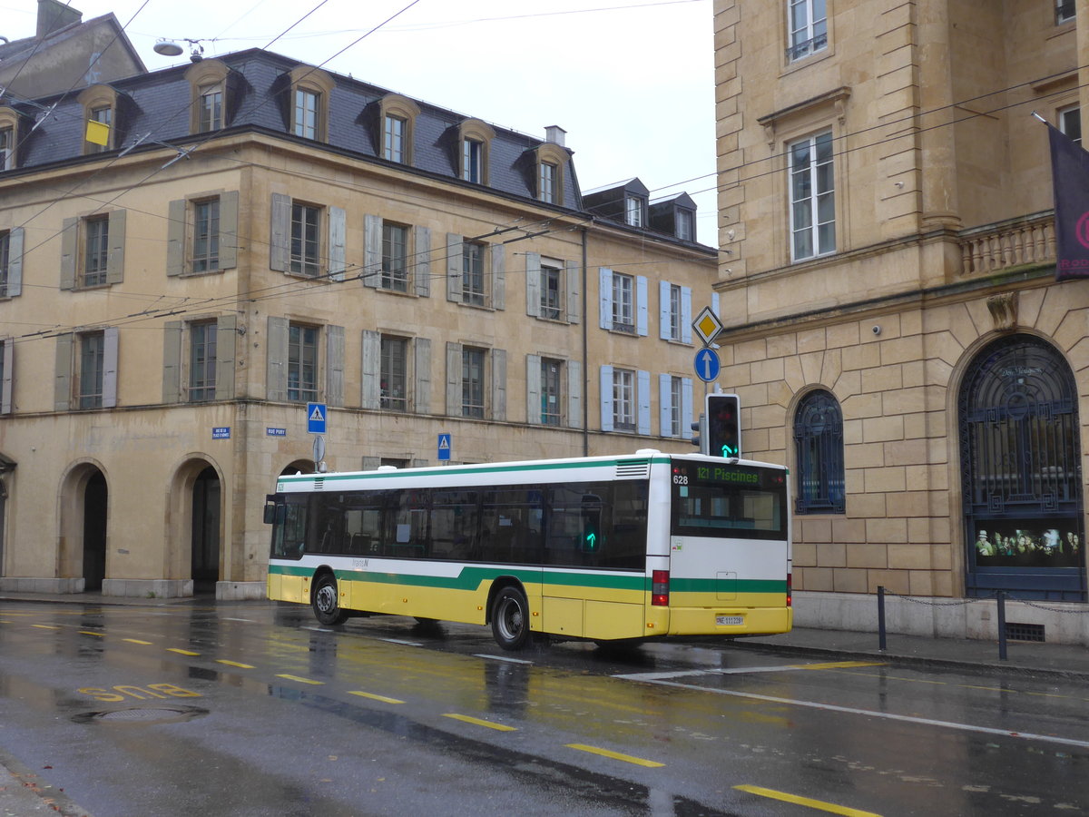 (186'608) - transN, La Chaux-de-Fonds - Nr. 628/NE 111'228 - MAN (ex TN Neuchtel Nr. 228) am 25. November 2017 in Neuchtel, Place Pury