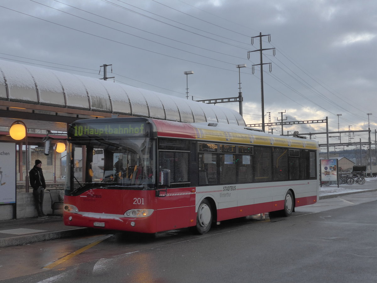 (186'929) - SW Winterthur - Nr. 201/ZH 719'201 - Solaris am 9. Dezember 2017 beim Bahnhof Oberwinterthur