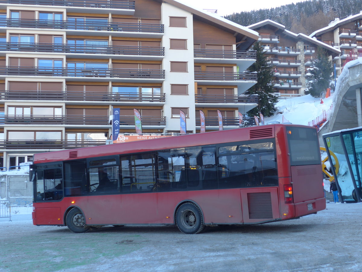 (186'992) - Lathion, Sion - Nr. 19/VS 197'617 - MAN/Gppel (ex AFA Adelboden Nr. 55) am 17. Dezember 2017 in Haute-Nendaz, Tlcabine