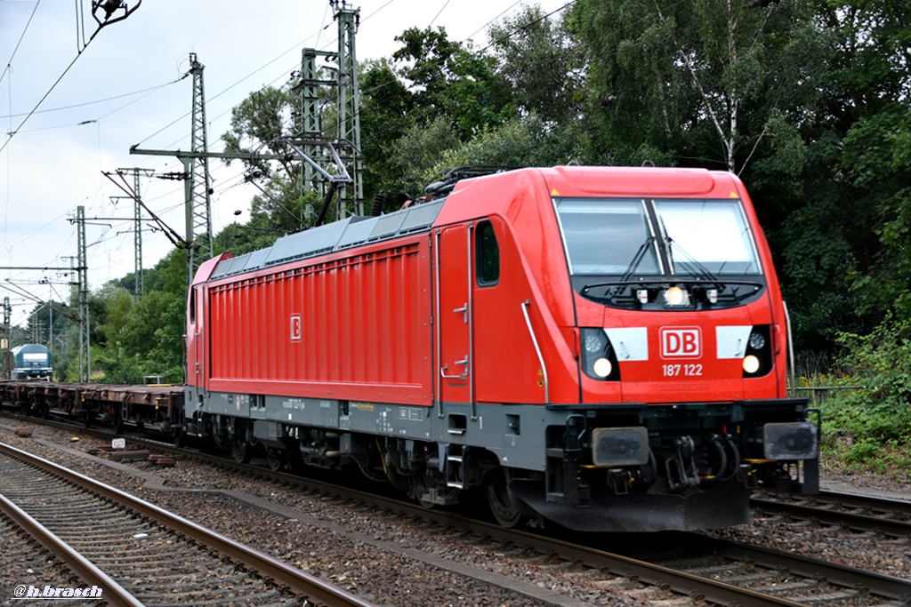 187 122 zog einen containerzug durch hh-harburg,18.08.18