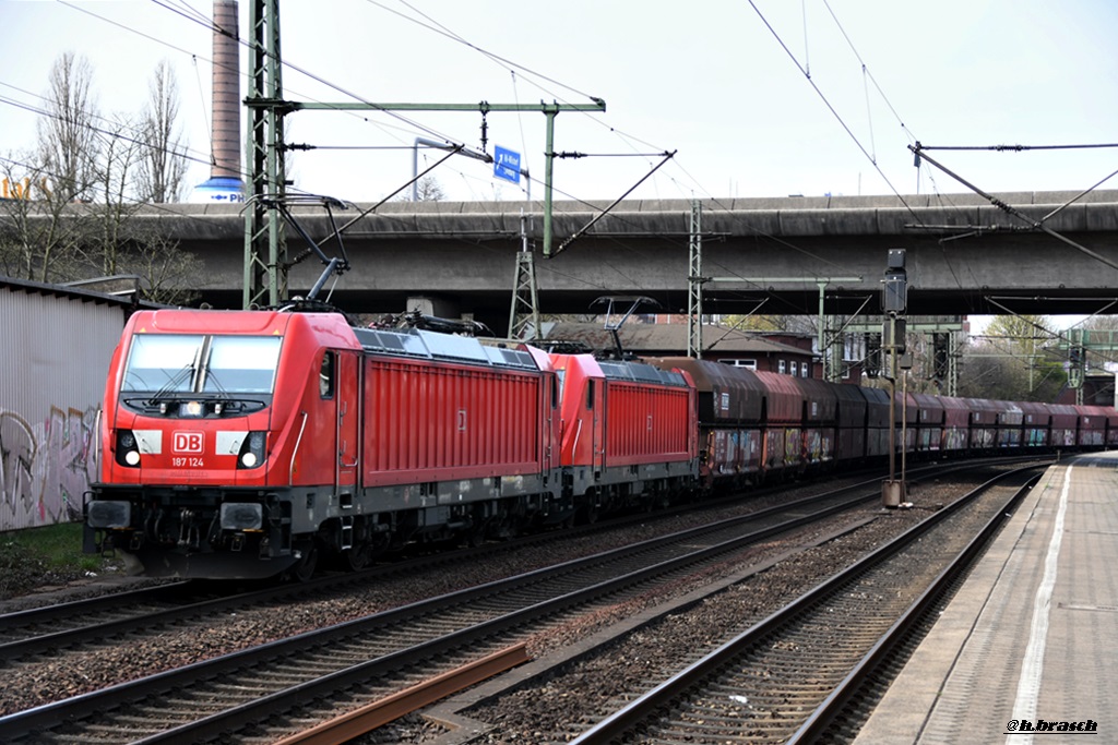 187 124 und 187 134 fuhren mit einen kohlezug durch hh-harburg,02.04.19