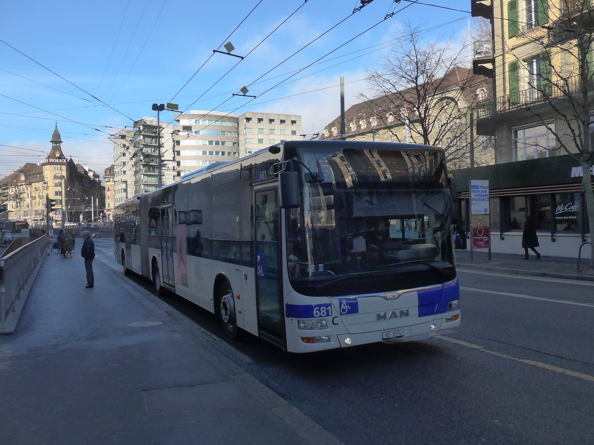 (187'129) - TL Lausanne - Nr. 681/VD 1574 - MAN am 23. Dezember 2017 in Lausanne, Chauderon