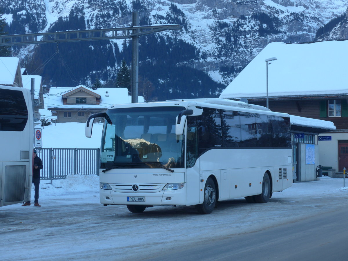 (187'326) - Aus Ungarn: Tzpenge, Budapest - PEU-885 - Mercedes am 24. Dezember 2017 in Grindelwald, Grund