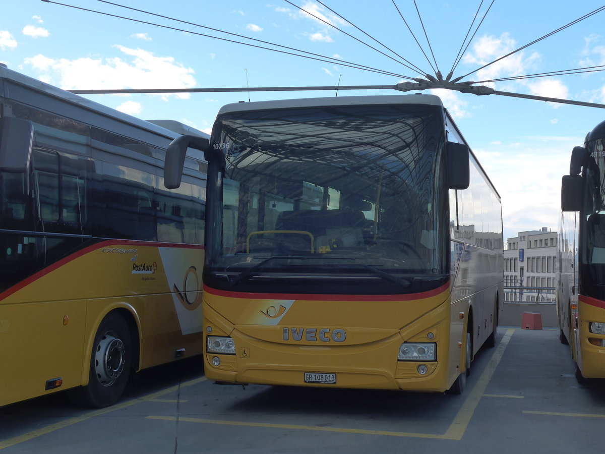 (187'410) - TpM, Mesocco - Nr. 13/GR 108'013 - Iveco am 26. Dezember 2017 in Chur, Postautostation