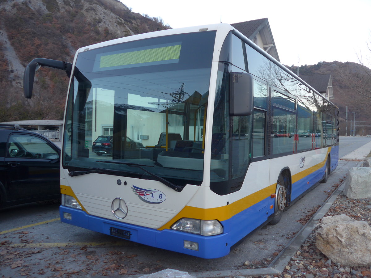 (187'961) - LLB Susten - Nr. 11 - Mercedes (ex TC La Chaux-de-Fonds Nr. 218) am 14. Januar 2018 in Leuk, Garage