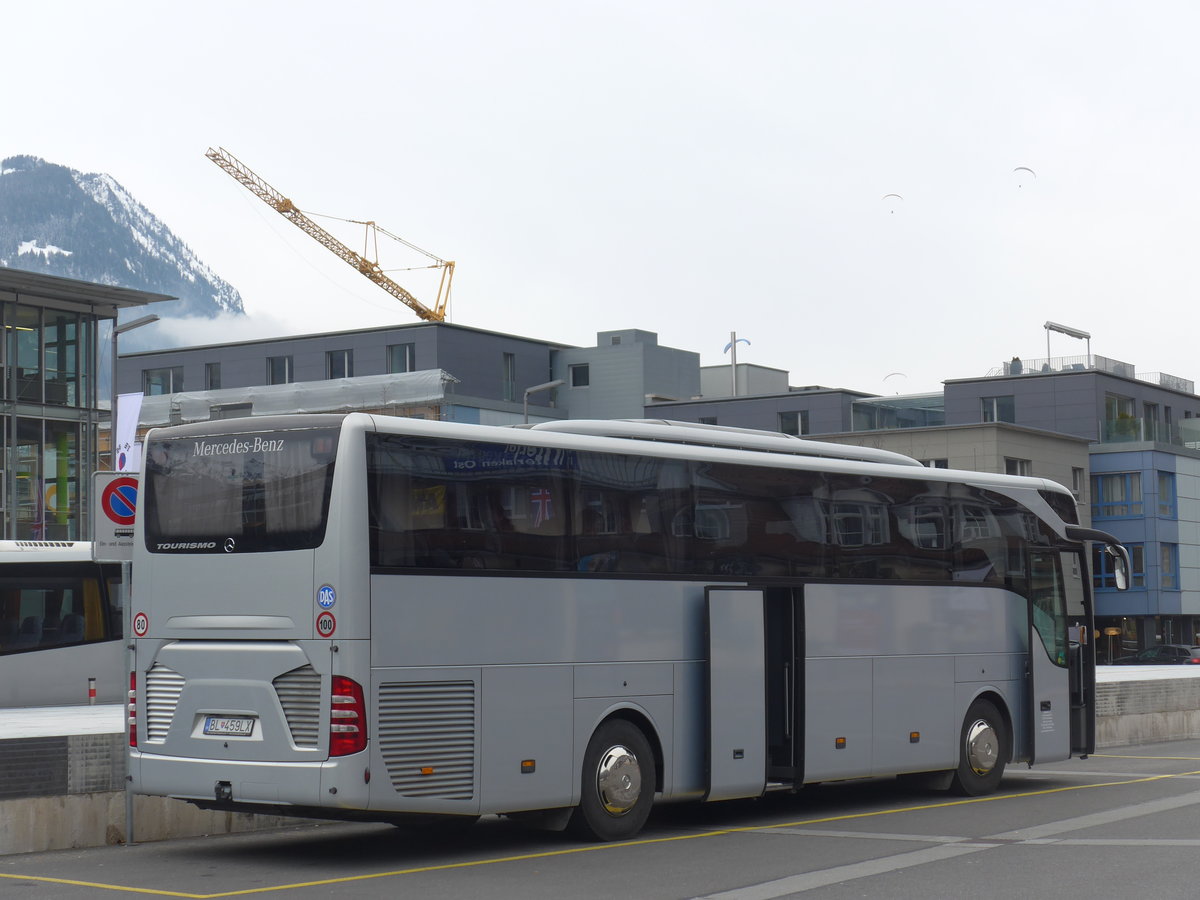 (188'253) - Aus der Slowakei: Dolphin, Bratislava - BL-459LX - Mercedes am 5. Februar 2018 beim Bahnhof Interlaken Ost