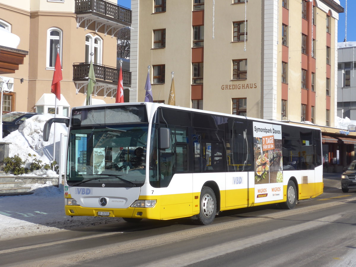 (188'511) - VBD Davos - Nr. 7/GR 25'705 - Mercedes am 13. Februar 2018 beim Bahnhof Davos Dorf