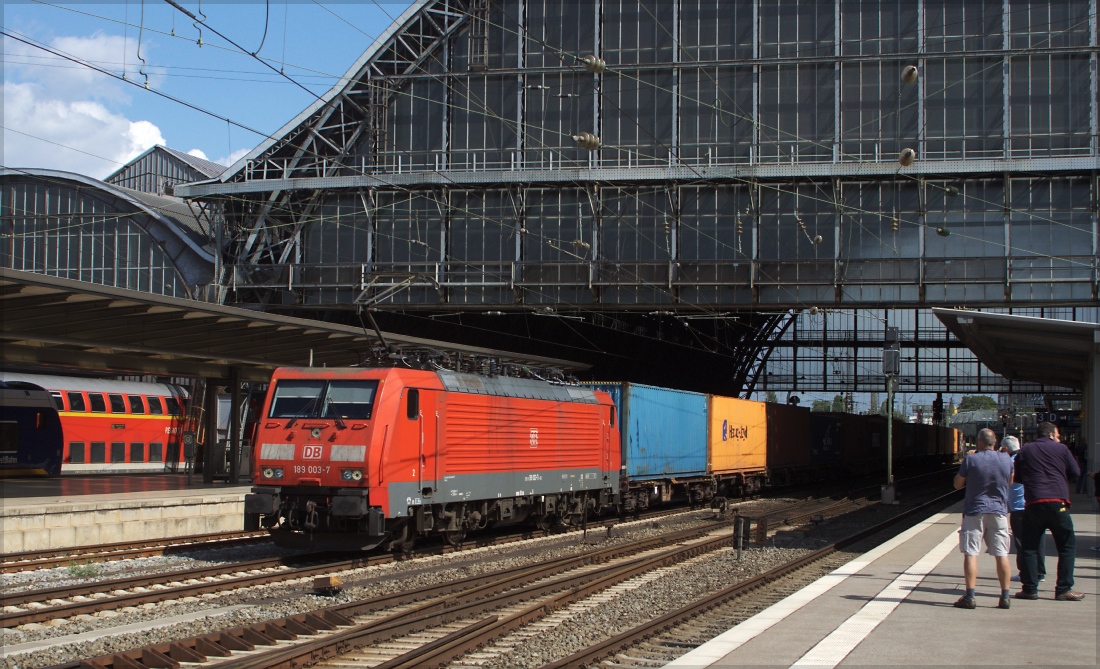 189 003 durchfuhr am 14.06.14 den Bremer Hbf in Anwesenheit von zahlreichen Fotografen aus Nah und Fern