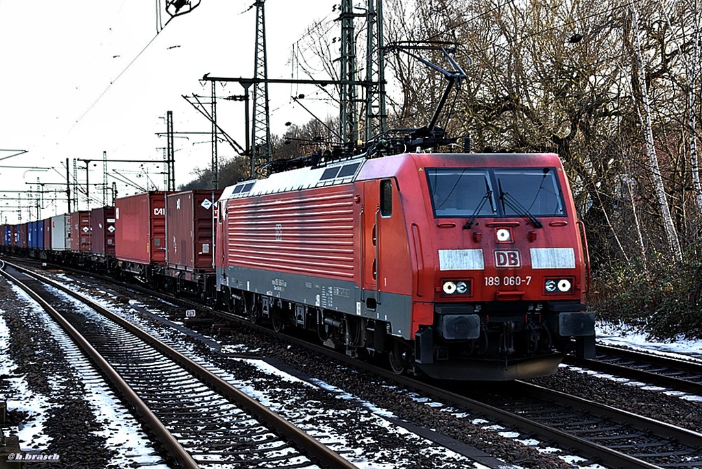 189 060-7 ist mit einen kastenzug durch hh-harburg gefahren,09.01.16