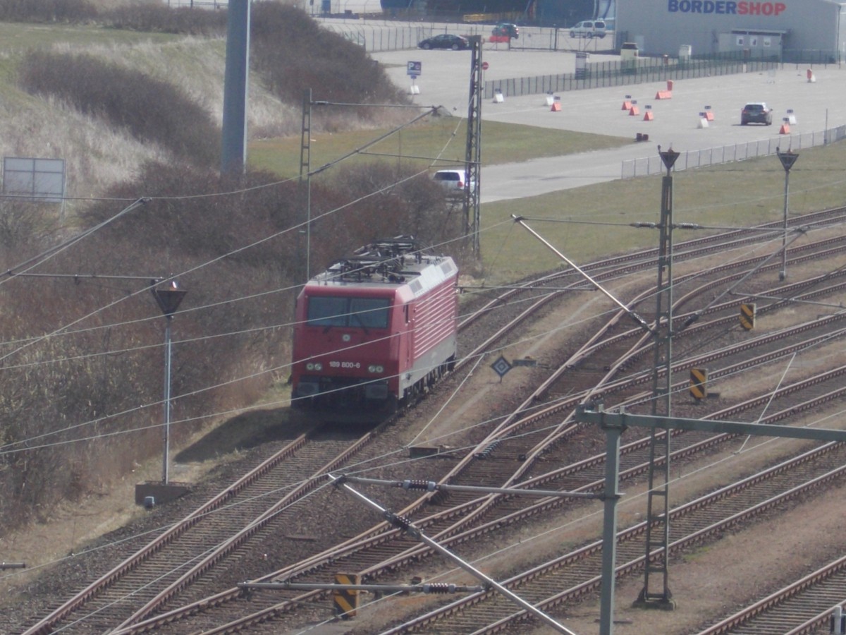 189 800-6 ließ man,am 08.April 2015,nicht am Mukraner Bahnsteig abgestellt.