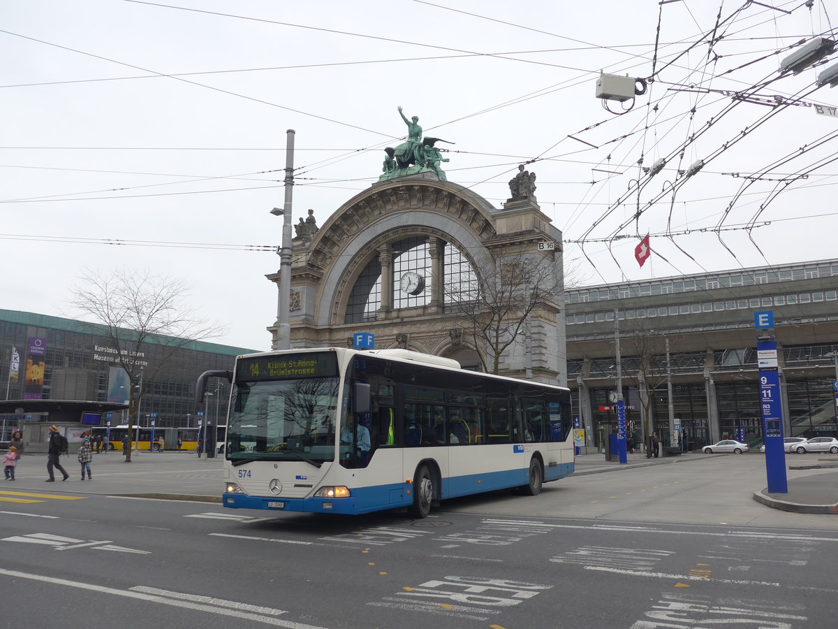 (189'407) - VBL Luzern - Nr. 574/LU 15'060 - Mercedes am 17. Mrz 2018 beim Bahnhof Luzern