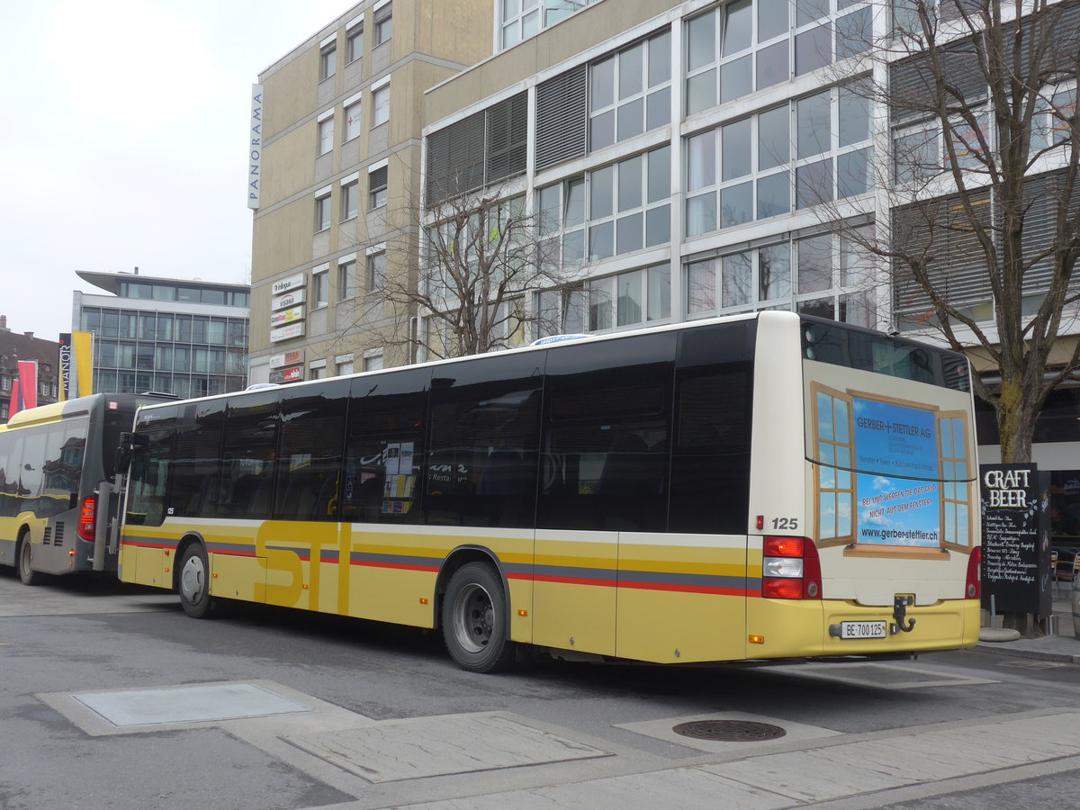 (189'606) - STI Thun - Nr. 125/BE 700'125 - MAN am 26. Mrz 2018 beim Bahnhof Thun