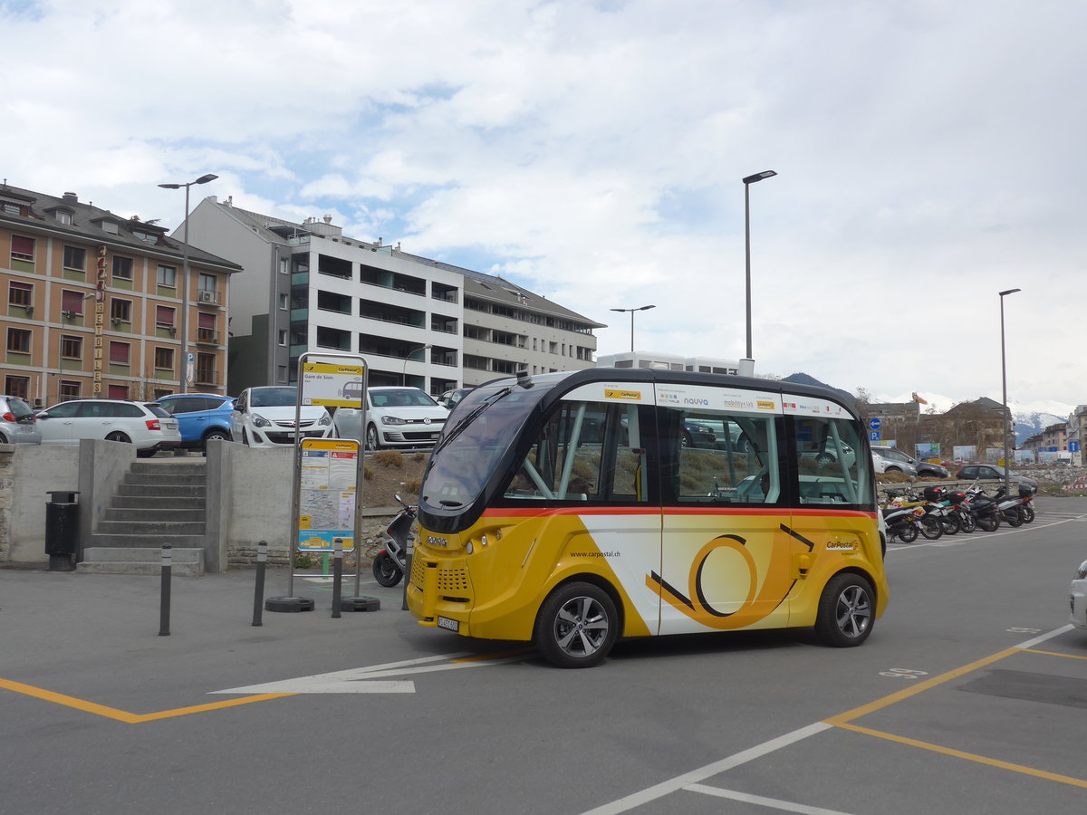 (189'744) - PostAuto Wallis - VS 451'600 - Navya am 30. Mrz 2018 beim Bahnhof Sion