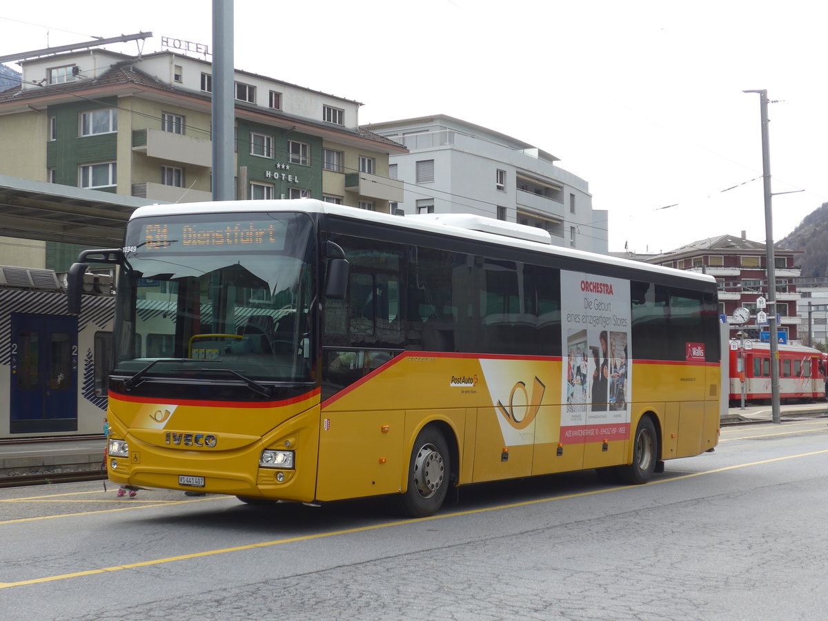 (189'785) - PostAuto Wallis - VS 441'407 - Iveco am 30. Mrz 2018 beim Bahnhof Brig