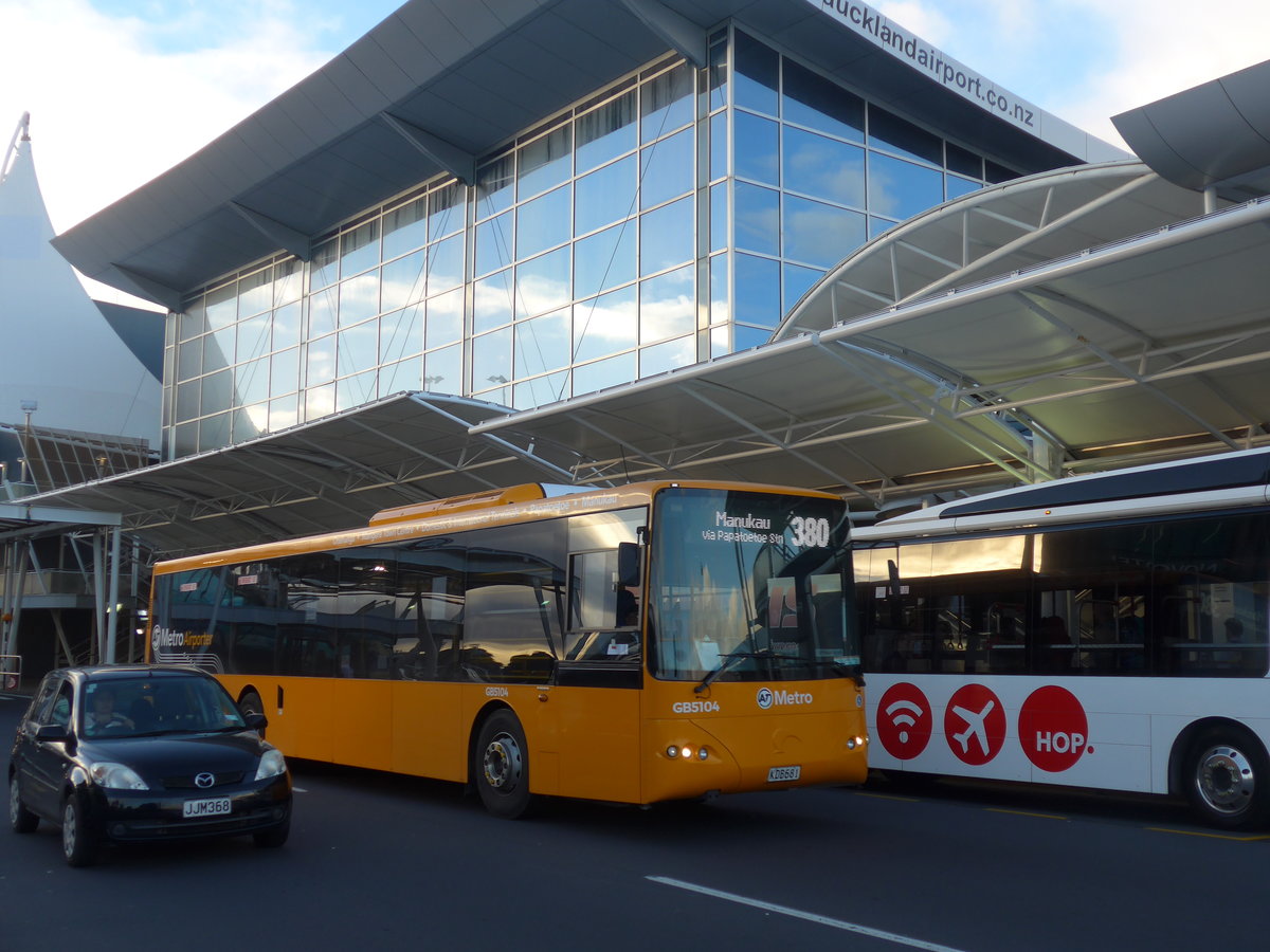 (190'502) - AT Metro, Auckland - Nr. GB5104/KDB681 - Volvo/KiwiBus am 20. April 2018 in Auckland, Airport