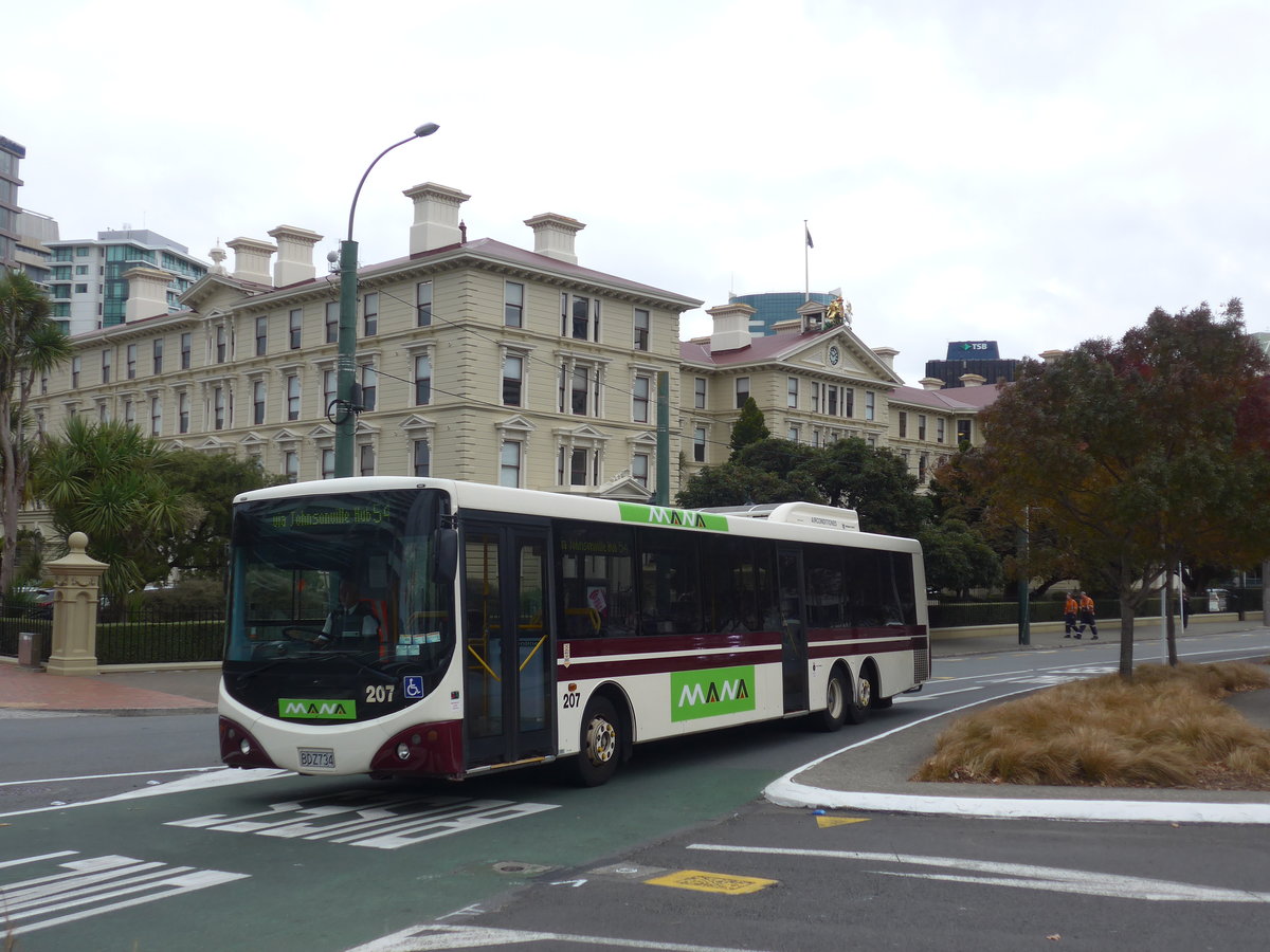 (191'664) - Mana Coach, Wellington - Nr. 207/BDZ734 - MAN/Designline (ex Howick&Eastern Buses, East Tamaki Nr. 207) am 27. April 2018 beim Bahnhof Wellington