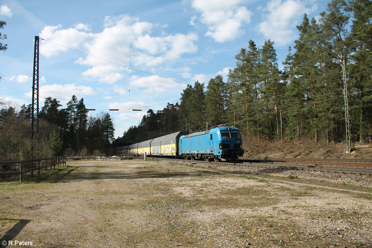 192 081-8 mit einem Autotransportzug ARS Altmann nach Regensburg in Ochenbruck. 25.03.24