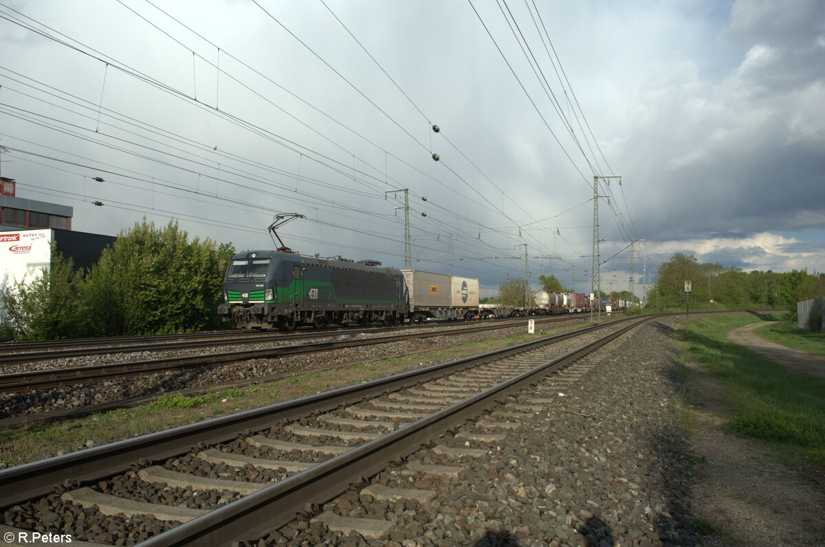 193 201-1 mit Containerzug in Nürnberg Hohe Marter. 18.04.24