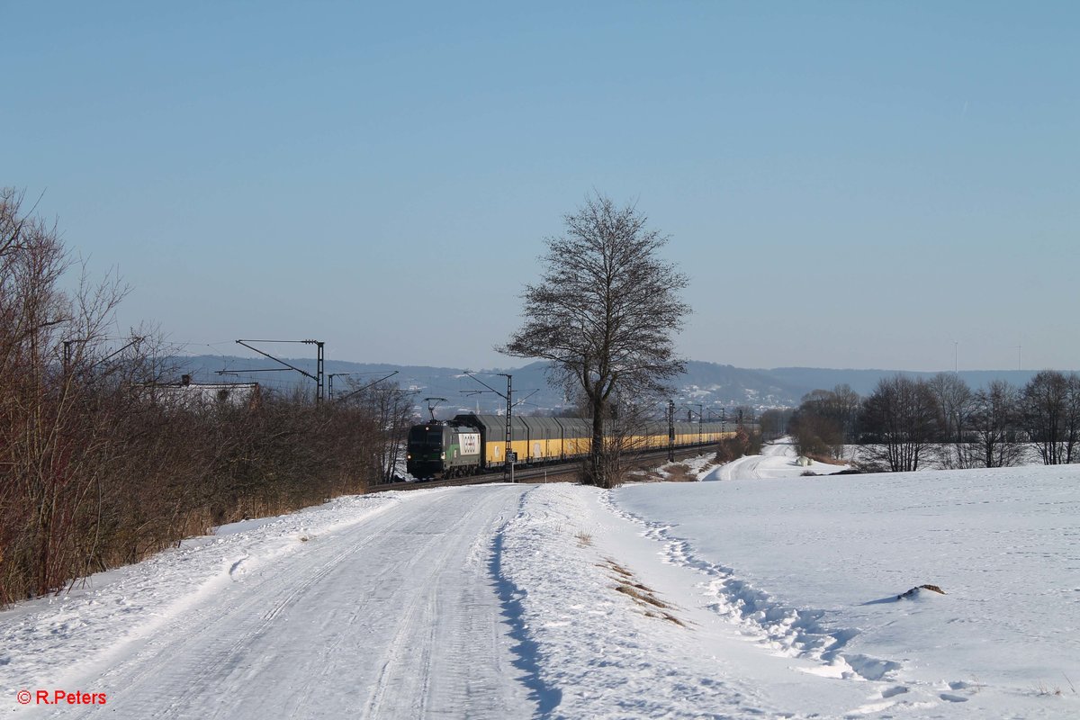 193 211-0 zieht bei Pölling einen ARS Autotransportzug BMW. 26.01.17