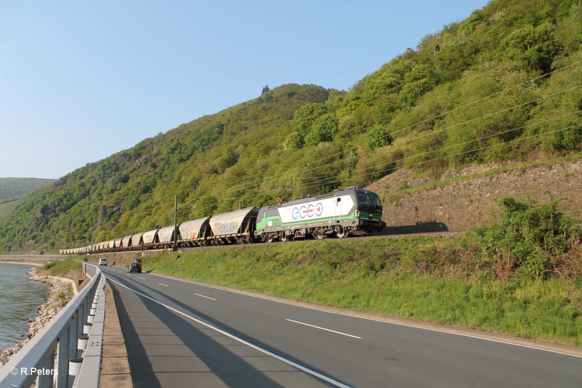 193 211 mit einem Getreidezug kurz vor Assmannshausen. 22.04.15