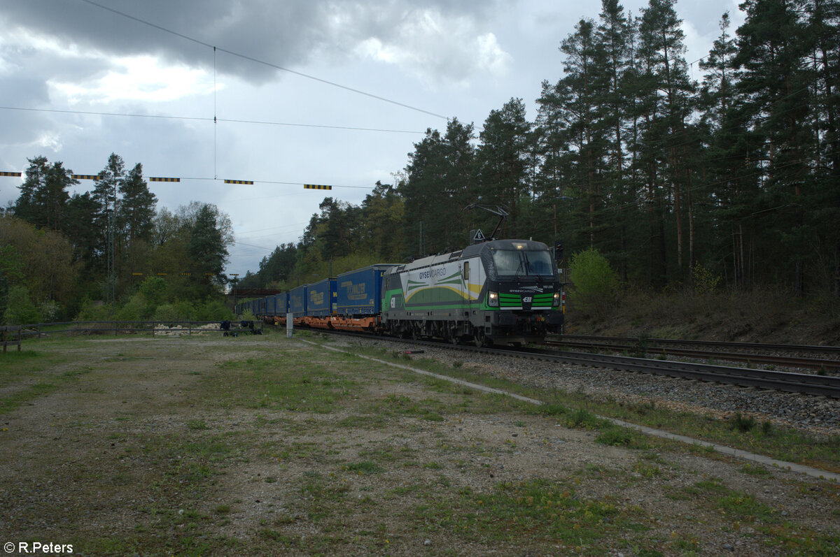 193 235-9 mit LKW Walter in Ochenbruck. 18.04.24