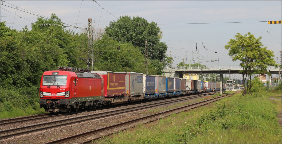 193 302 mit KLV in Richtung Sden am 18.05.19 in Sechtem