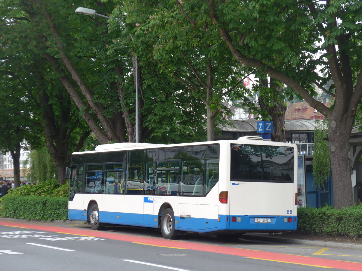 (193'264) - VBL Luzern - Nr. 68/LU 15'093 - Mercedes am 20. Mai 2018 beim Bahnhof Luzern