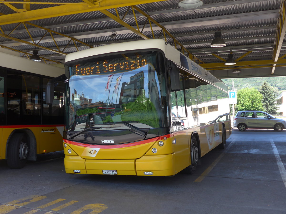 (193'827) - Autopostale, Mendrisio - TI 223'710 - Scania/Hess am 9. Juni 2018 beim Bahnhof Mendrisio