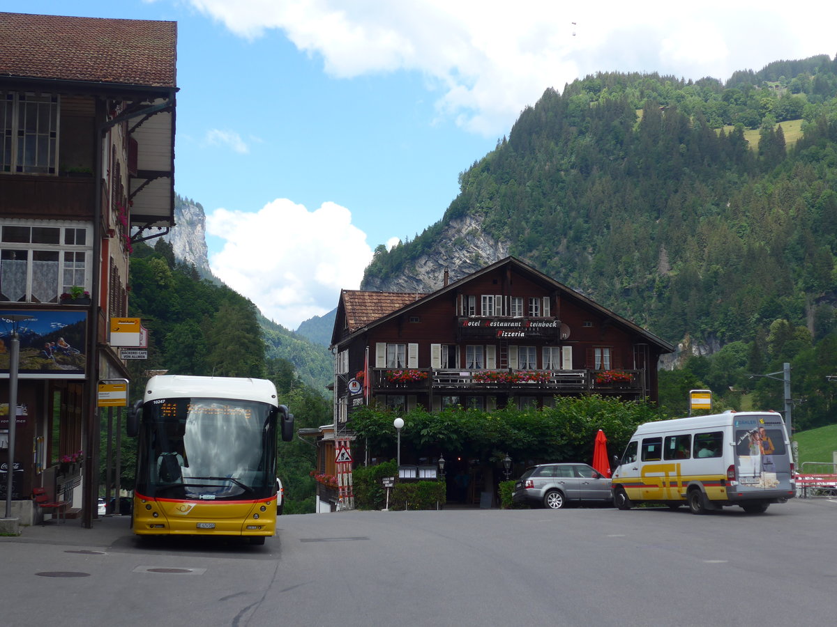 (194'409) - PostAuto Bern - BE 474'560 - Hess + STI Thun - Nr. 3/BE 551'003 - Mercedes am 25. Juni 2018 beim Bahnhof Lauterbrunnen (Einsatz PostAuto)