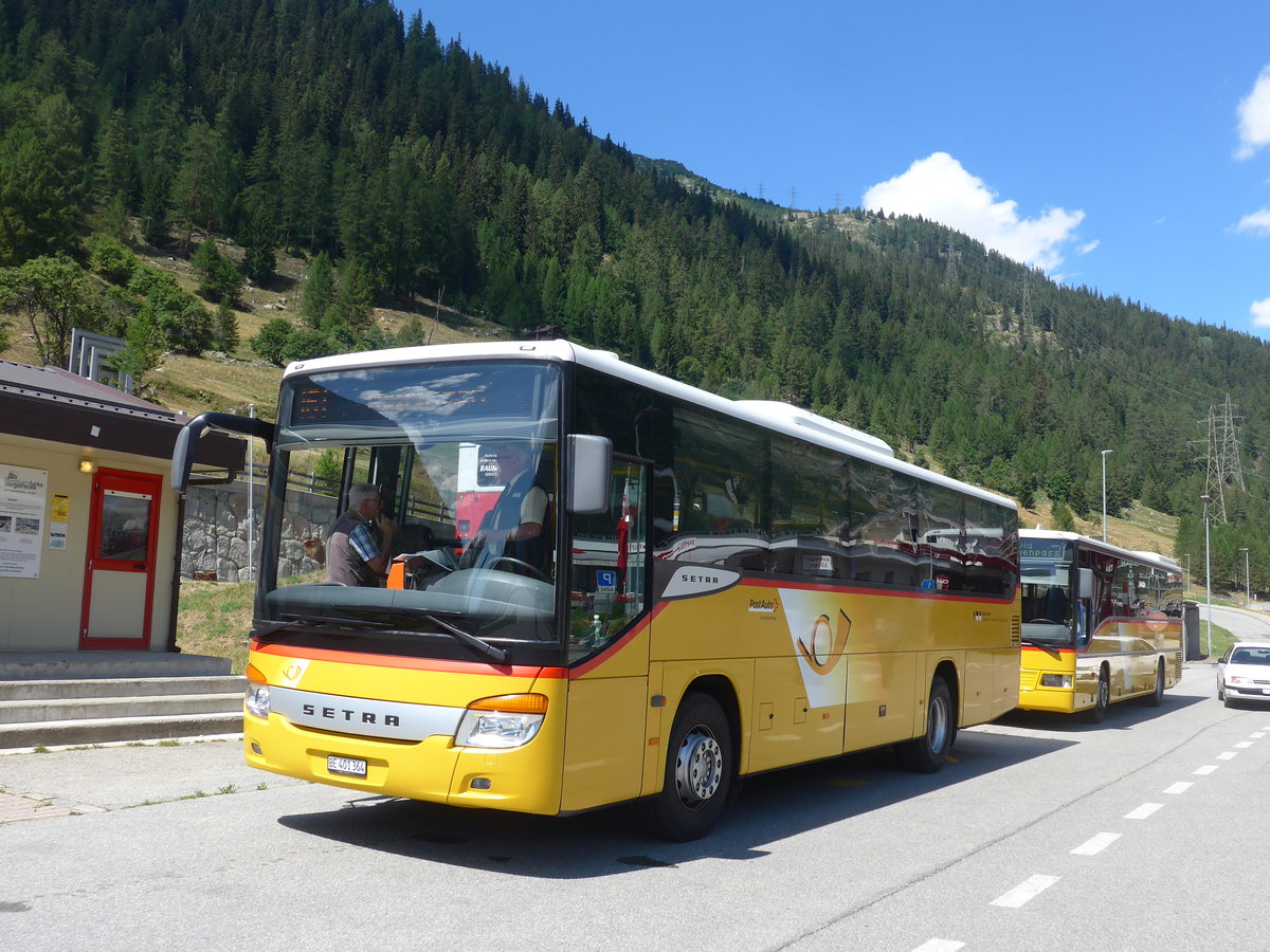 (195'310) - AVG Meiringen - Nr. 64/BE 401'364 - Setra am 29. Juli 2018 beim Bahnhof Oberwald