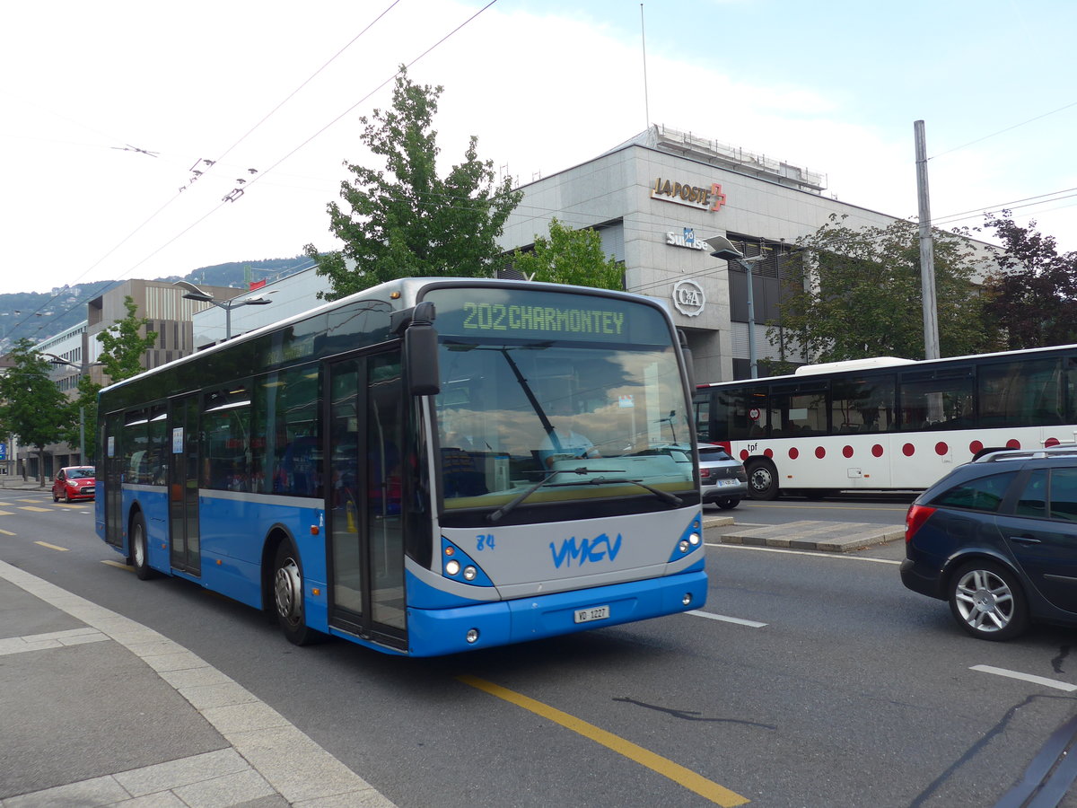 (195'714) - VMCV Clarens - Nr. 84/VD 1227 - Van Hool am 6. August 2018 beim Bahnhof Vevey