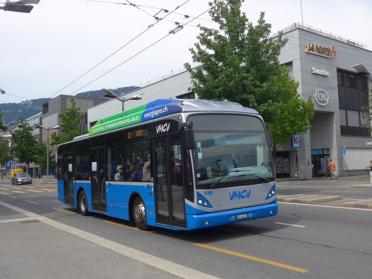 (195'725) - VMCV Clarens - Nr. 410/VD 144'825 - Van Hool (ex Nr. 110) am 6. August 2018 beim Bahnhof Vevey