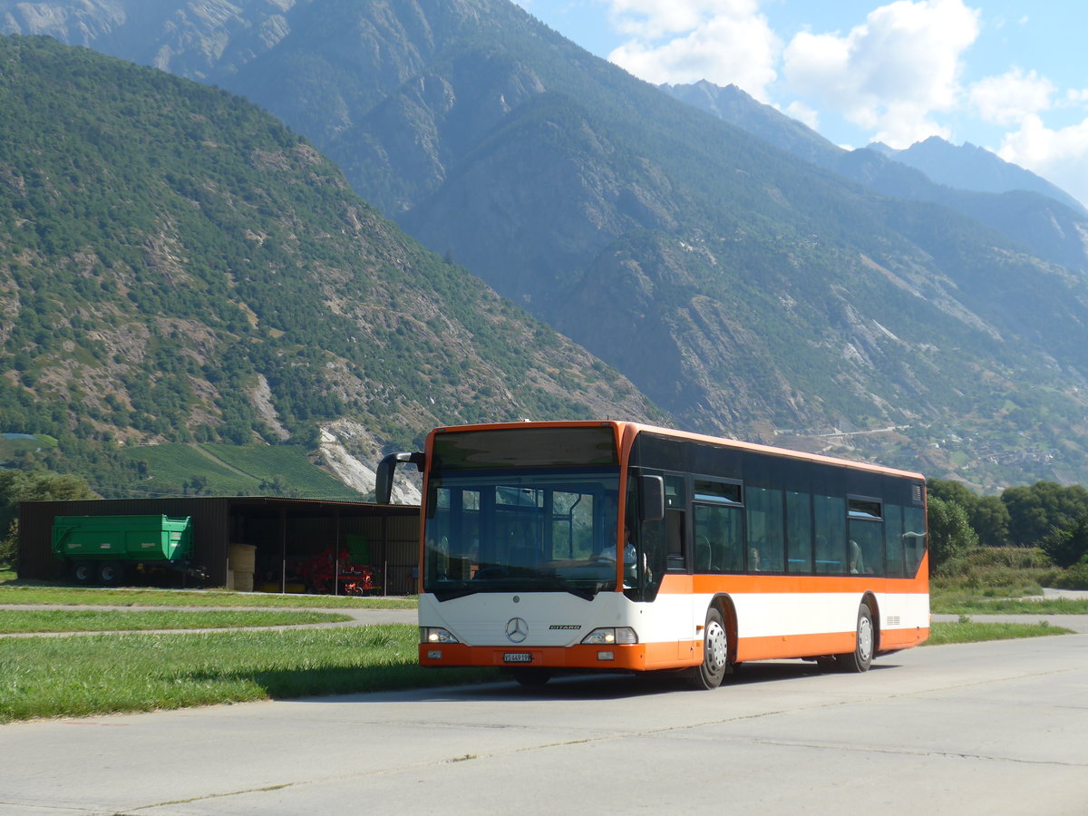 (196'019) - Ruffiner, Turtmann - VS 449'199 - Mercedes (ex Regiobus, Gossau) am 19. August 2018 in Turtmann, Flugplatz