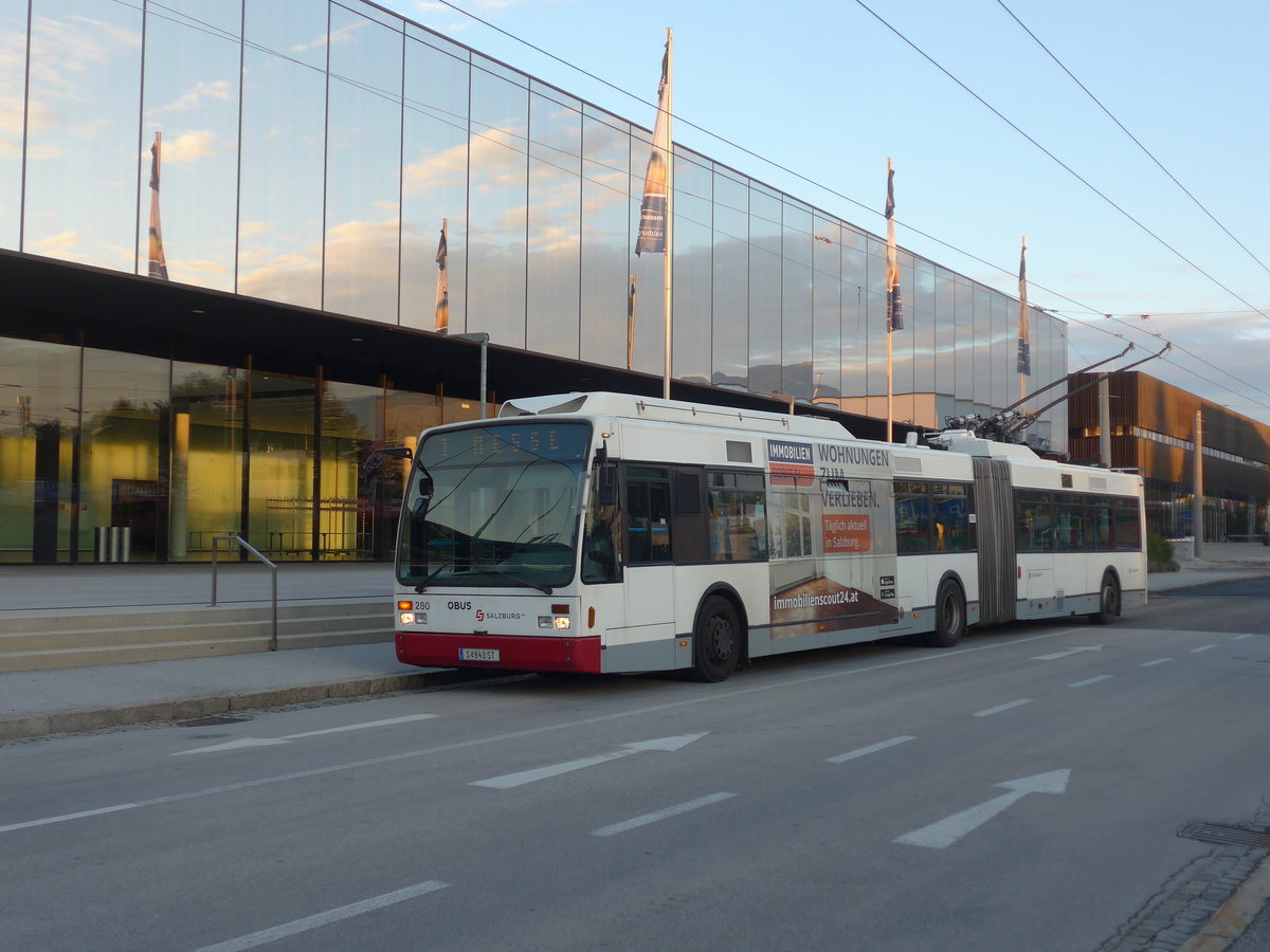 (197'582) - OBUS Salzburg - Nr. 280/S 843 ST - Van Hool Gelenktrolleybus (ex Nr. 0380) am 14. September 2018 in Salzburg, Messe