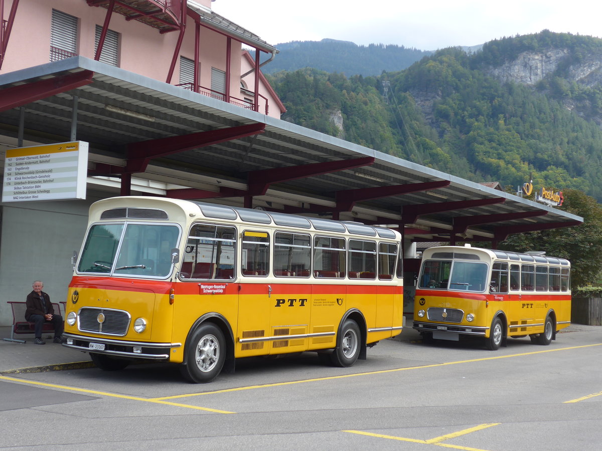 (197'703) - Mller, Ennetmoos - NW 23'167 - FBW/Gangloff (ex Rentsch, Gunten; ex P 23'203; ex P 21'003) + Frutig, Birmensdorf - ZH 560'883 - FBW/FHS (ex P 23'217) am 16. September 2018 in Meiringen, Postautostation